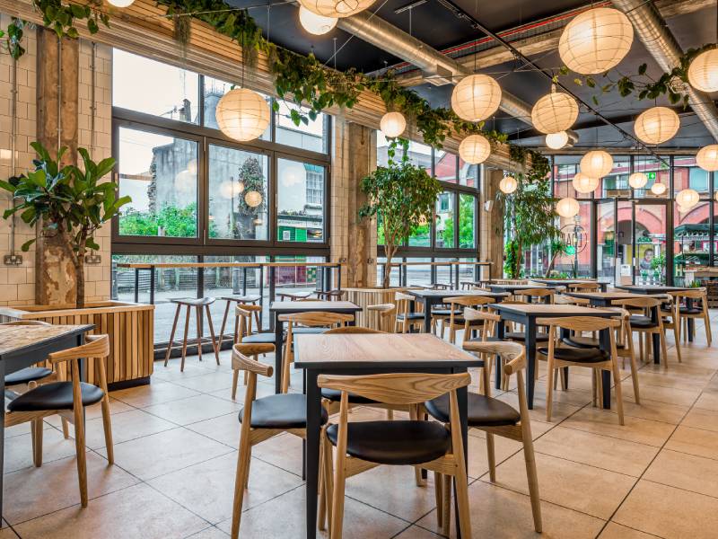 Cách bố trí quán cafe theo thương hiệu quán