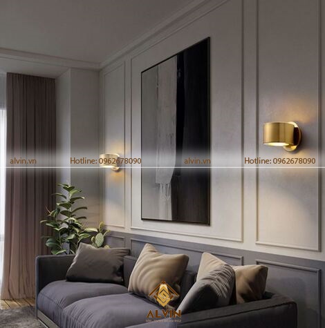 Mẫu đèn gắn tường chất liệu đồng thau sáng bóng