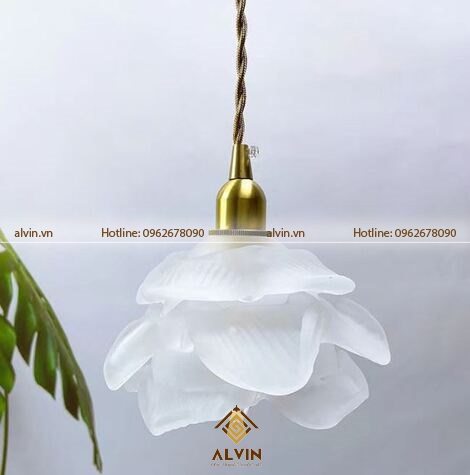 Mẫu đèn thả thủy tinh hoa hồng